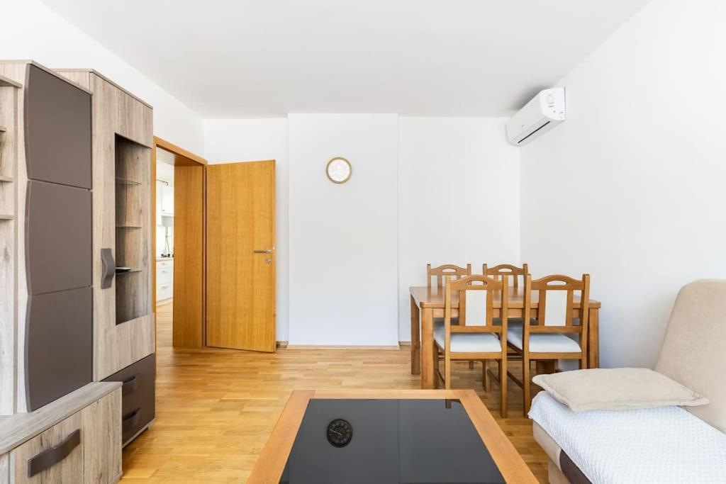 Apartman Dino Σαράγεβο Εξωτερικό φωτογραφία